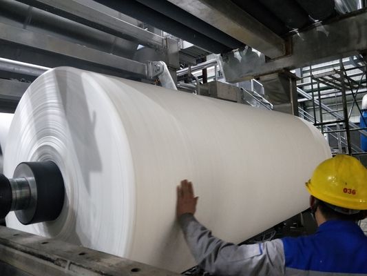 ペーパー作成機械生産のティッシュのトイレット ペーパー機械をリサイクルしている1575mm 4t中国の製造者