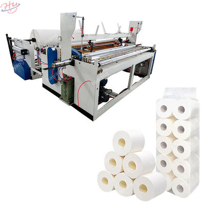 印刷を用いる機械を作る自動打ち抜くRewinderの機械によって浮彫りにされるトイレ ットペーパー ペーパー ロール