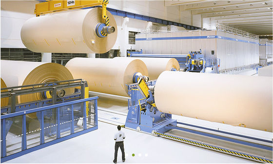 機械3200mmに300m/分を作るボール紙のクラフト紙